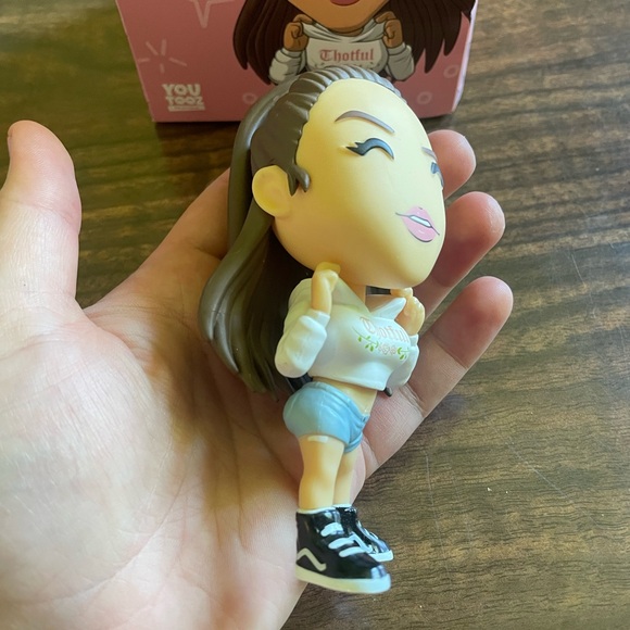 Lena The Plug YouTooz - Picture 5 of 12